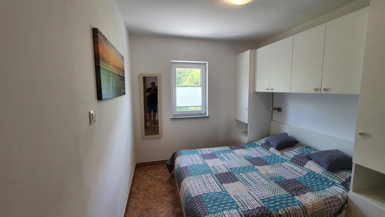 Apartment Helmut With Sea View Baška Eksteriør bilde