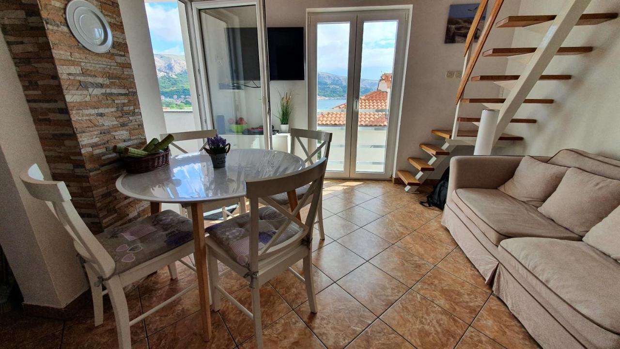 Apartment Helmut With Sea View Baška Eksteriør bilde
