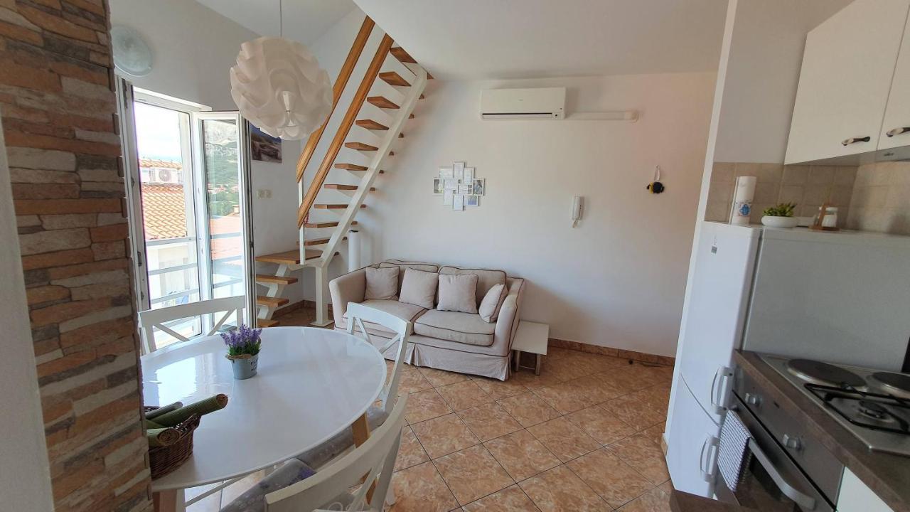 Apartment Helmut With Sea View Baška Eksteriør bilde